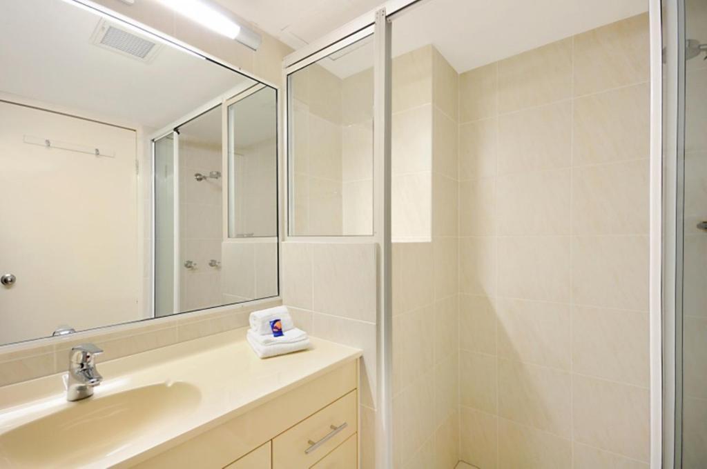 Surfers Beach Holiday Apartments Гоулд Коуст Стая снимка
